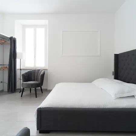 Spacious - 4 Bedrooms And 3 Bathrooms דירה ברגמו