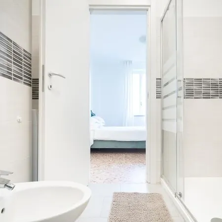 דירה Spacious - 4 Bedrooms And 3 Bathrooms ברגמו