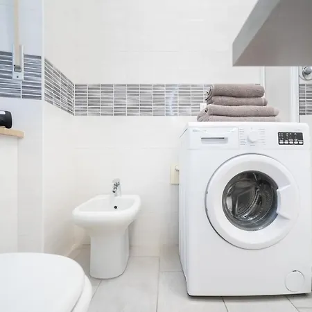 Spacious - 4 Bedrooms And 3 Bathrooms ברגמו
