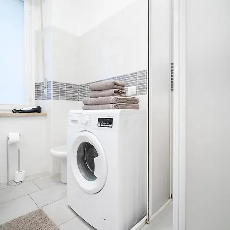 Spacious - 4 Bedrooms And 3 Bathrooms דירה *