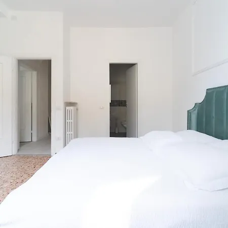 Lägenhet Spacious - 4 Bedrooms And 3 Bathrooms *