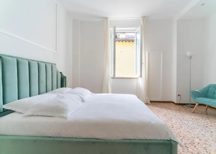 Spacious - 4 Bedrooms And 3 Bathrooms Apartment