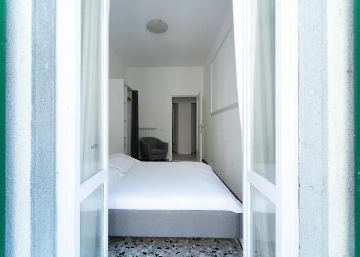 Spacious - 4 Bedrooms And 3 Bathrooms Apartment *