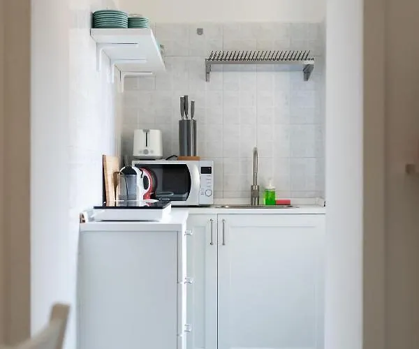 Spacious - 4 Bedrooms&3 Bathrooms